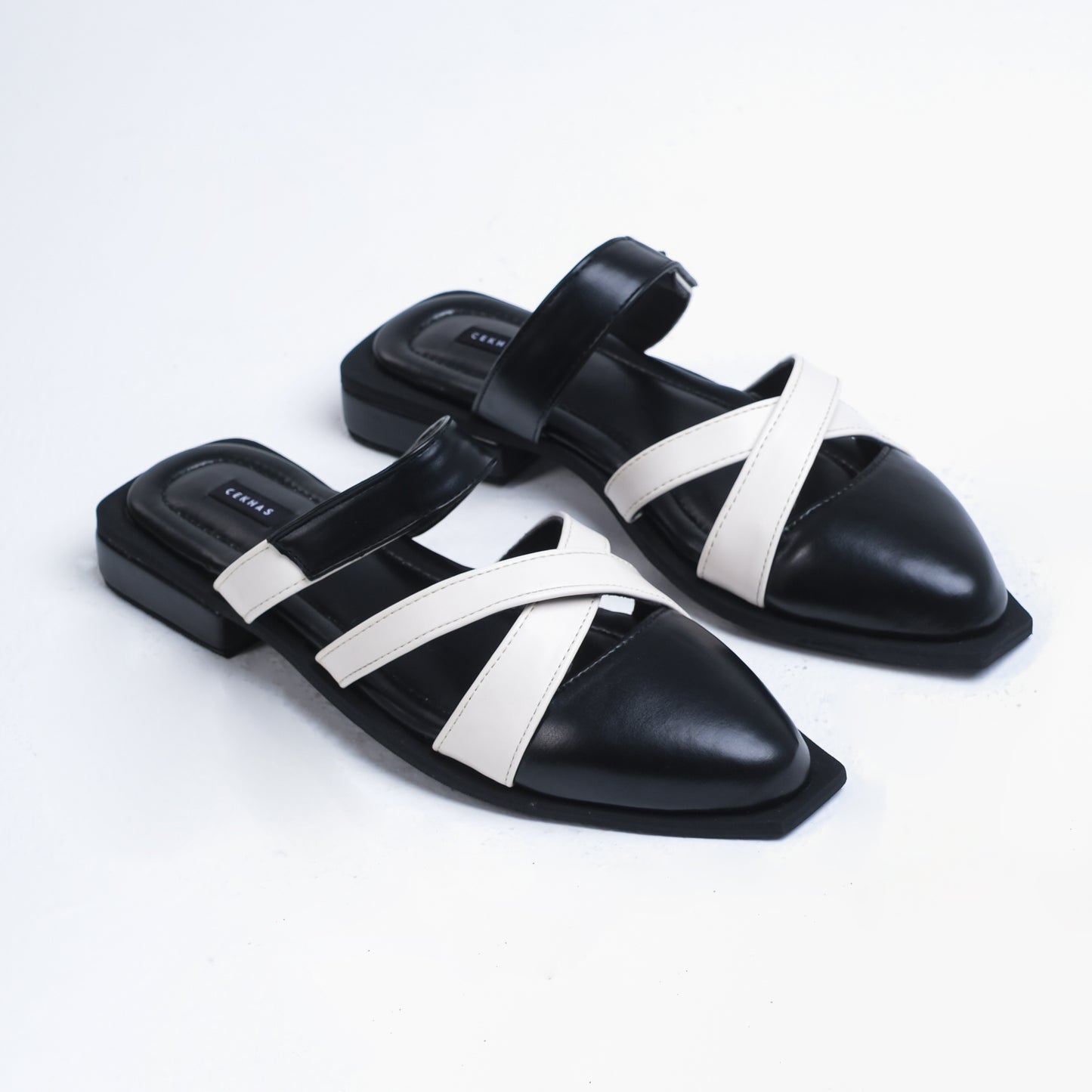 Audy Black White Mules