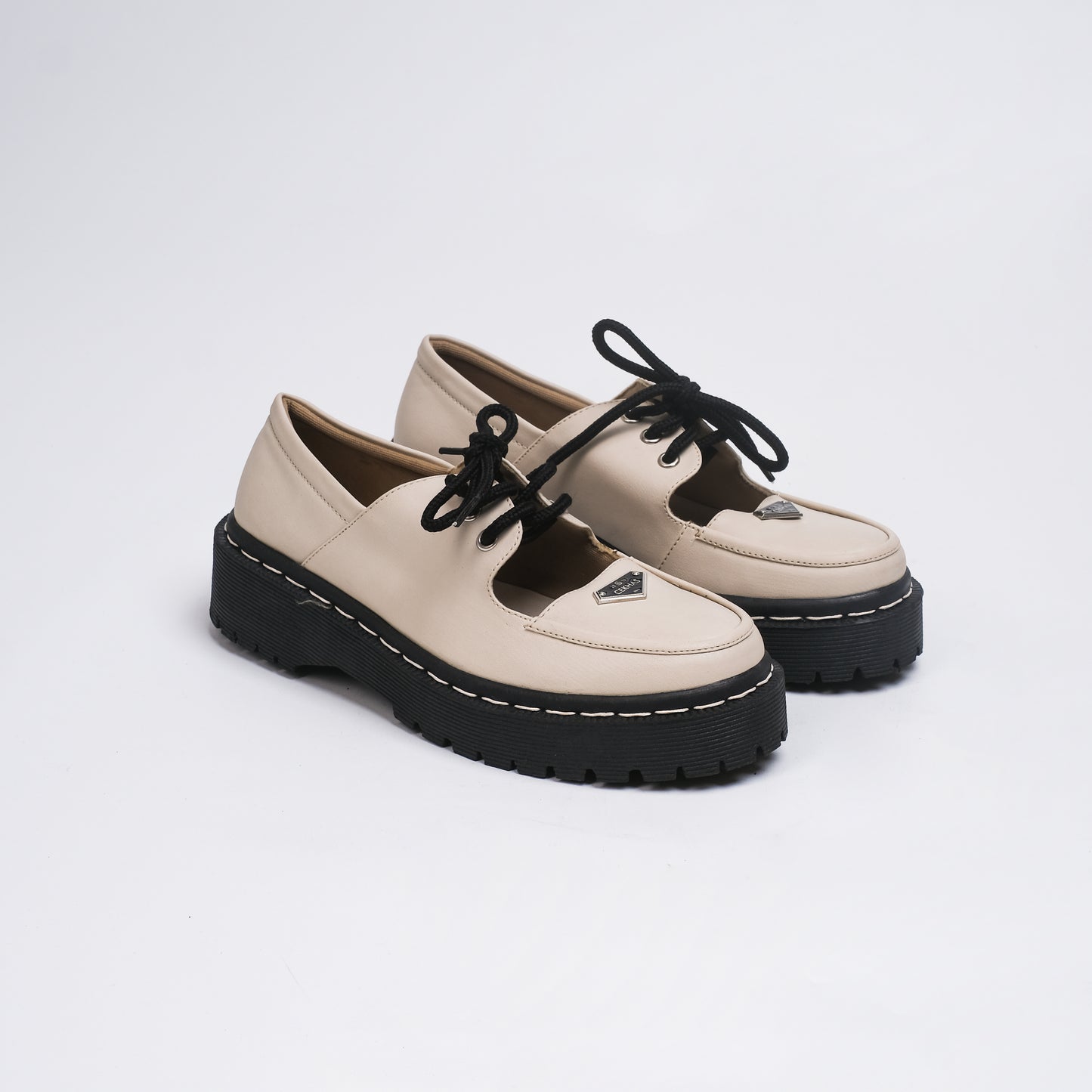 Kama Cream Shoes