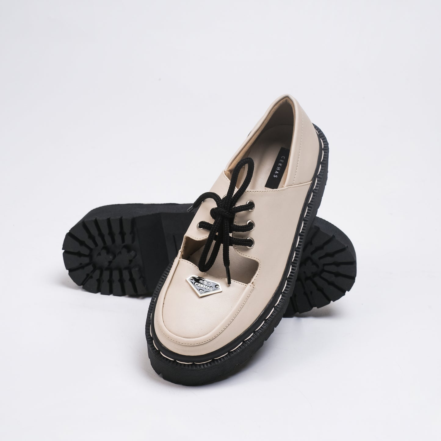 Kama Cream Shoes