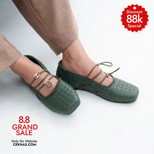 Viola Emerald Flat Shoes - REVERIE Collection
